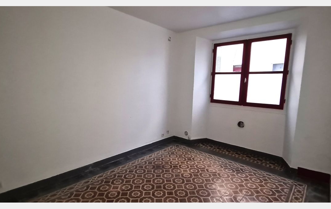 IMMOBILIER AREA : Immeuble | AUCH (32000) | 300 m2 | 328 000 € 