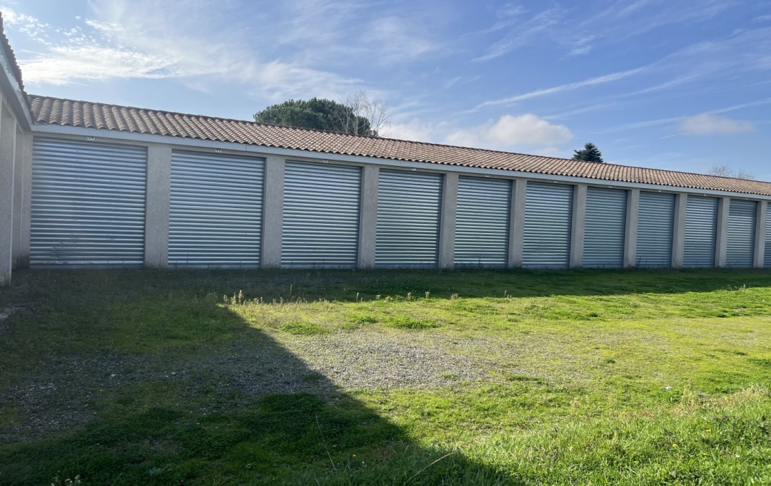 IMMOBILIER AREA : Garage / Parking | LONGAGES (31410) | 342 m2 | 230 000 € 